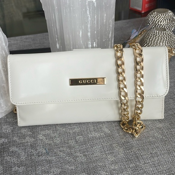 Gucci Accessories - Prestine, Gucci, vernis  Long wallet. Off white/ cream.